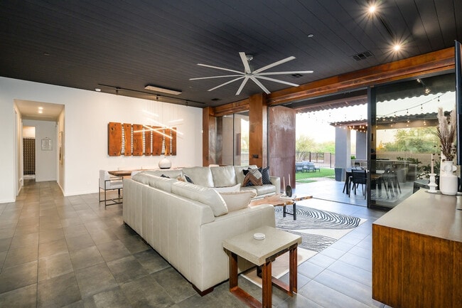 Building Photo - 31500 N 49th Way Unit SI ID1255443P