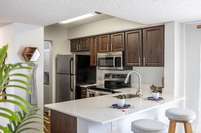 2 BR, 2 BA - 1,050SF - Lakeridge at the Moors