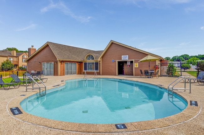 Photo - Cross Creek Apartments