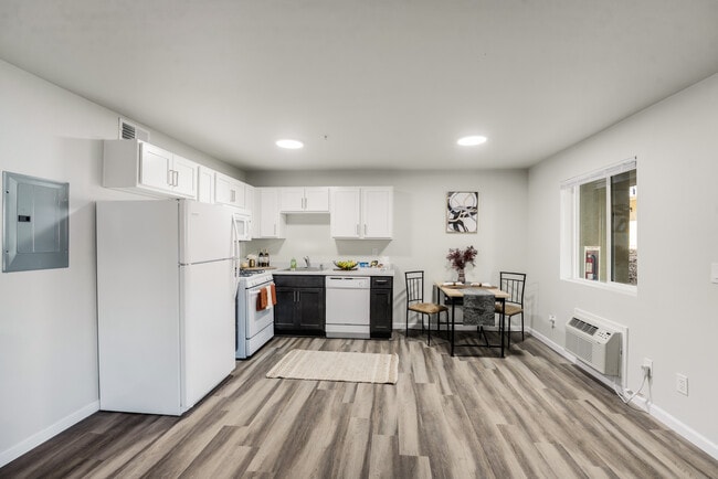 Photo - Stardust Apartments