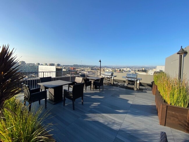 Photo - 750 Harrison St