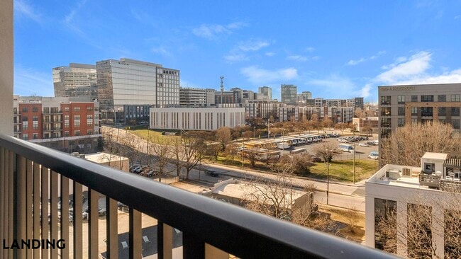 Photo - 1007 S Mint St Unit 818