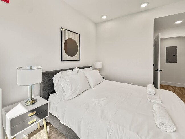 Photo - 2400 E Huntingdon St Unit ID1231705P