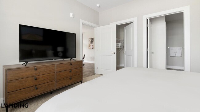 Photo - 5020 James Bradley Lee Wy Unit 7010-101