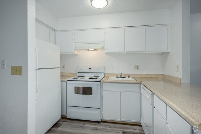 Studio - 460SF - Kitchen - Quail Ridge