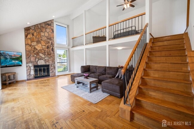 Photo - 260 Westgate Dr