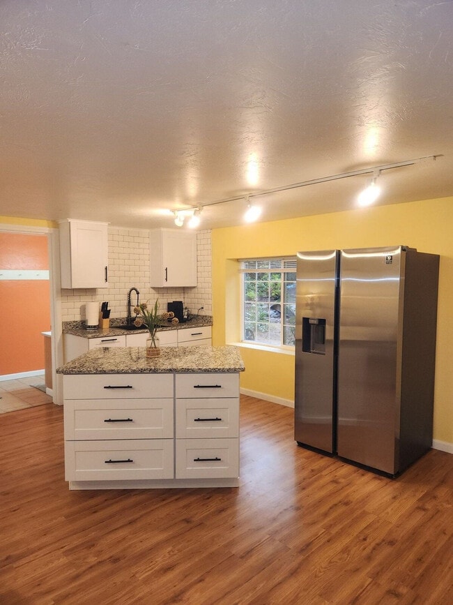 Photo - 1428 Crown Ave Unit ID1337819P