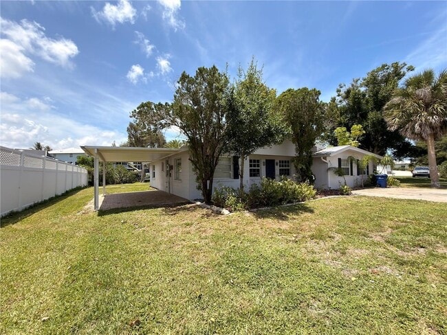 Photo - 812 Bayview Dr