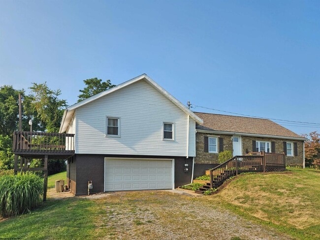 Building Photo - 2726 Stewartstown Rd