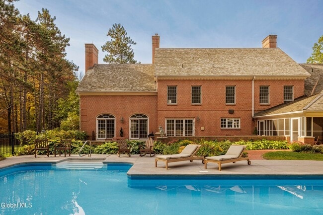 Photo - 147 Rock City Rd