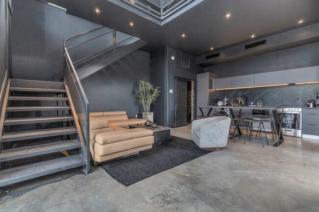 Photo - 2683 Blodgett St Unit ID1047952P