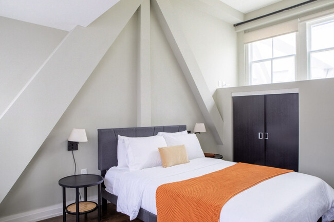 Photo - 225 E Michigan St Unit ID1379027P