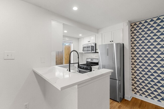 Building Photo - 3601 Menchaca Rd Unit 110