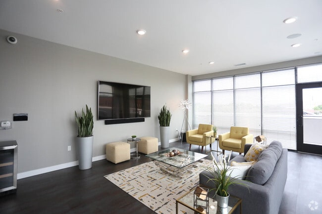 Photo - 1400 Russell Apartments