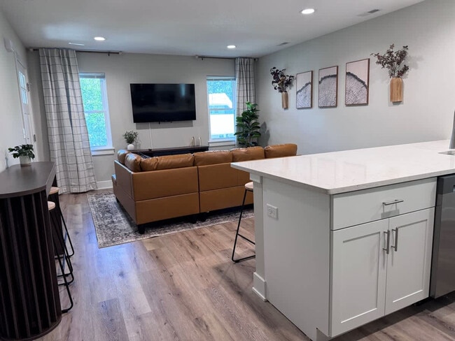 Photo - 1249 Kinsmoor Ave Unit SI ID1460945P