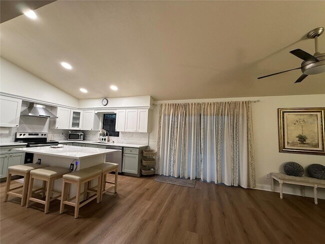 Photo - 1763 Lady Slipper Cir