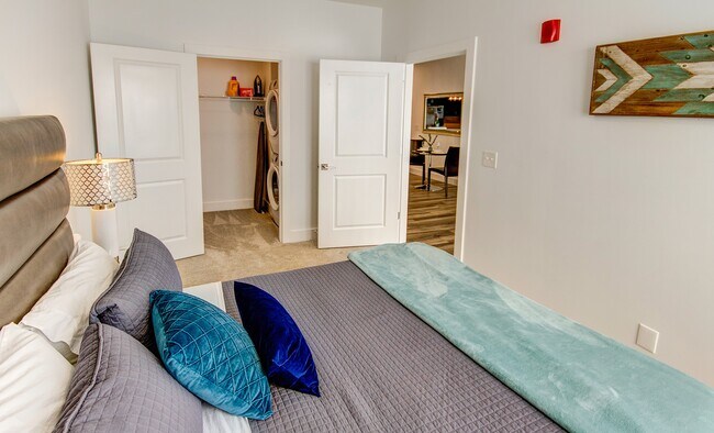 Bedroom & Closet - St. Joe - Nine+Eighteen