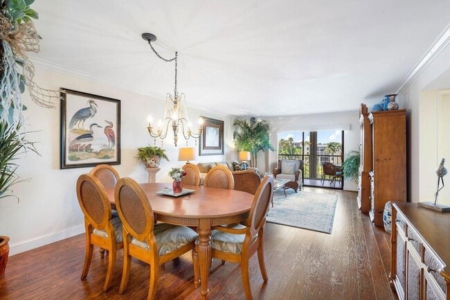 Photo - 7340 Amberly Ln Unit 404