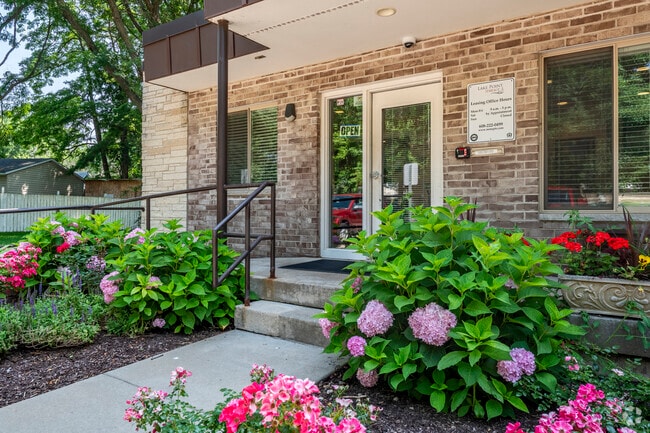 Building Photo - Lake Point Terrace