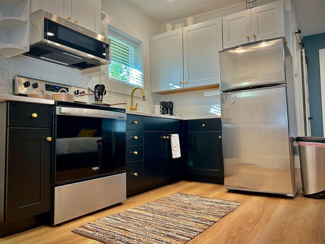 Photo - 714 N Travis St Unit SI ID1579165P