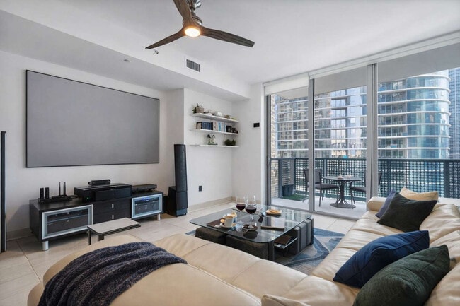 Building Photo - 298 SE 2nd Ave Unit SI ID1461659P