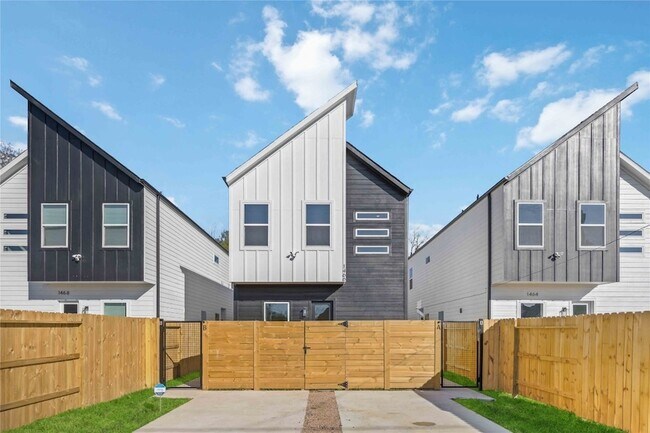 Photo - 1466 Ferguson Way Unit B