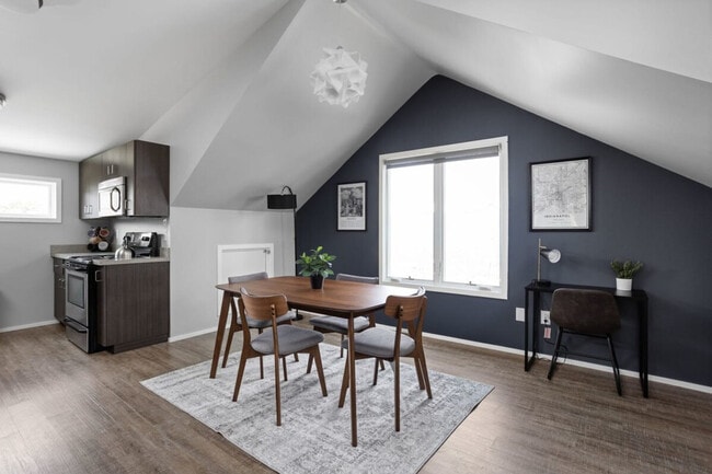 Photo - 1125 E 10th St Unit ID1303781P