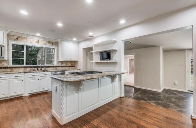 Photo - 6307 Deloache Ave