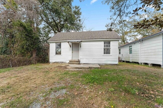 Building Photo - 4433 Sherwood St