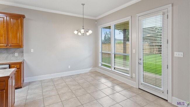 Photo - 10741 Hillmont Ave