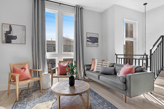 Building Photo - 915 Ramsey St Unit ID1241255P