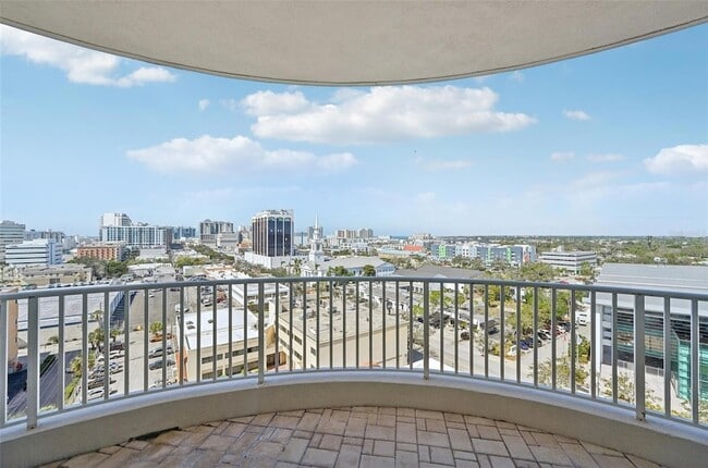 Building Photo - 1771 Ringling Blvd Unit 1001