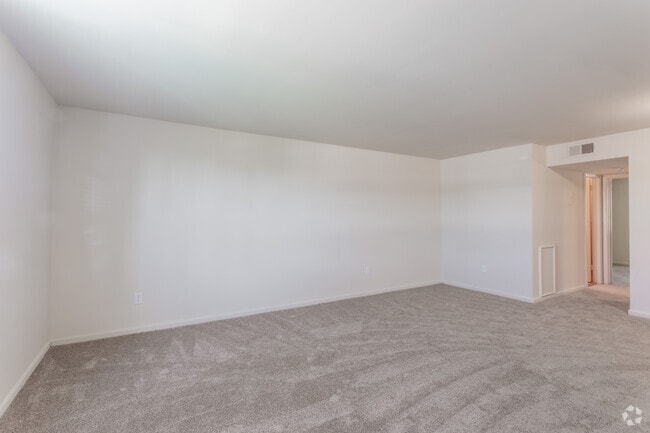 Photo - Landmark at Tuckahoe