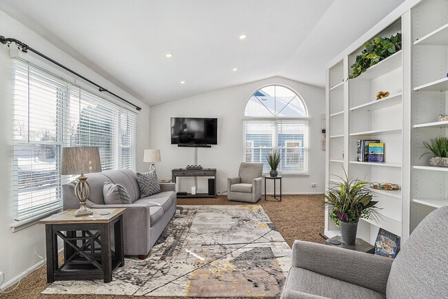 Building Photo - 1191 Easton Dr Unit ID1285069P