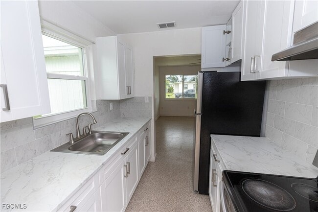 Photo - 21043 Bersell Ave