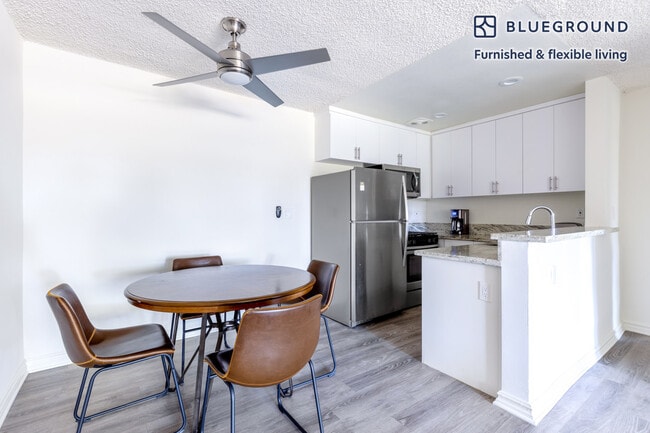 Photo - 219 S Barrington Ave Unit FL3-ID341