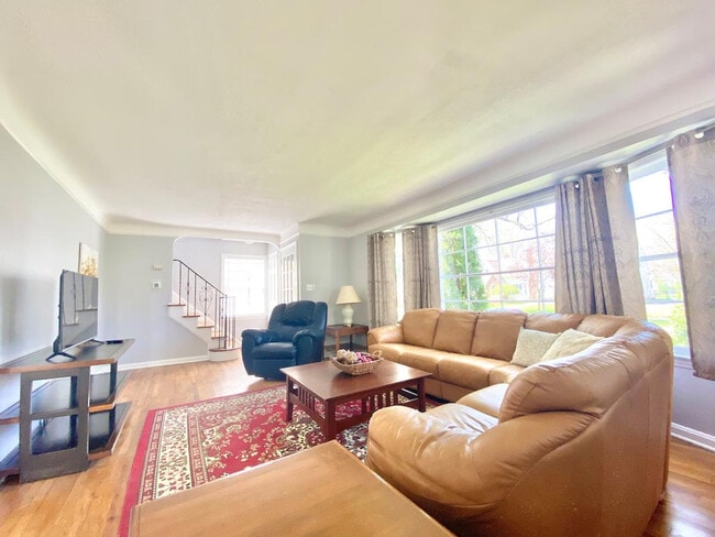 Building Photo - 2336 Canterbury Rd Unit SI ID1057680P