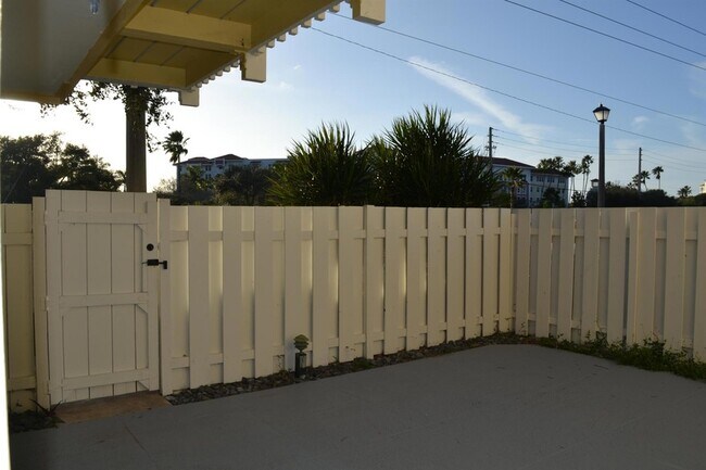 Photo - 176 Seabreeze Cir