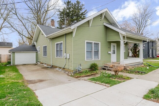 Building Photo - 306 Brown St
