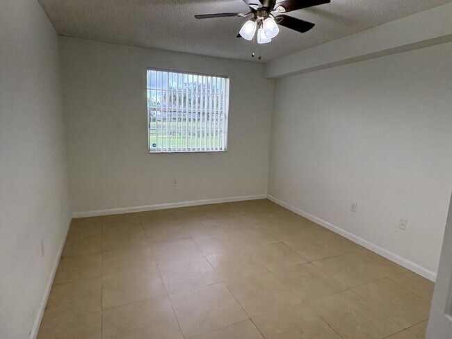 Photo - 2841 N Oakland Forest Dr Unit 107