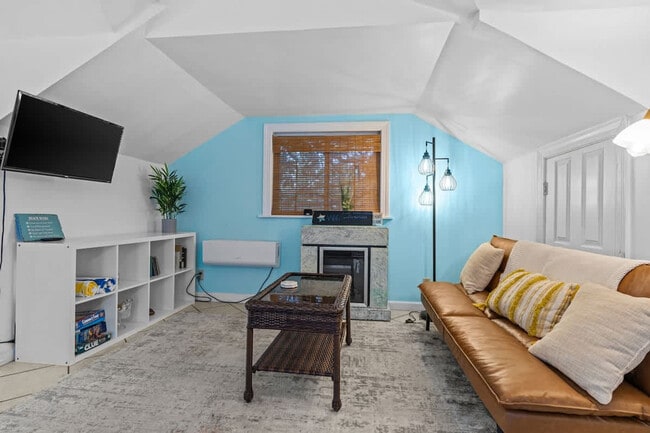 Building Photo - 912 Little Bay Ave Unit ID1354828P