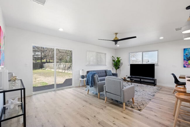 Photo - 6104 Reicher Dr Unit SI ID1583916P