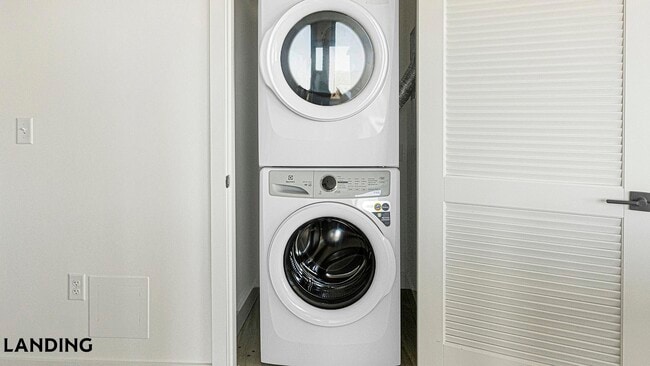 Photo - 1007 S Mint St Unit 910