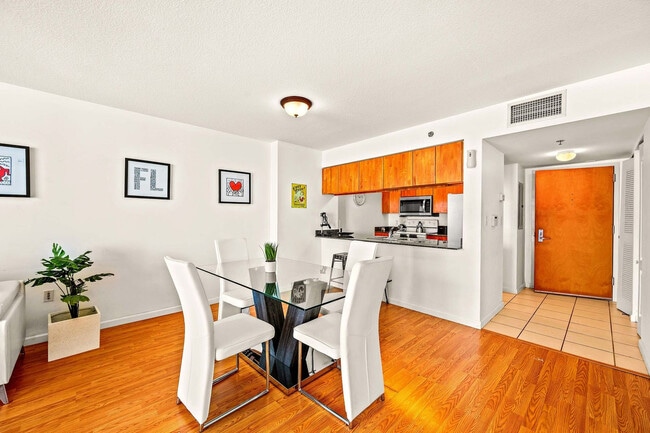Photo - 1 SE 12th St Unit SI FL30-ID1022272P