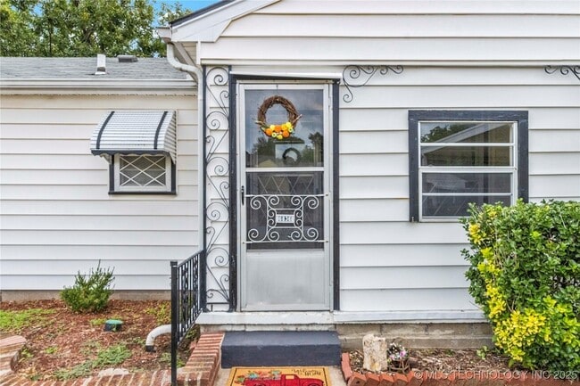 Photo - 6836 E King St