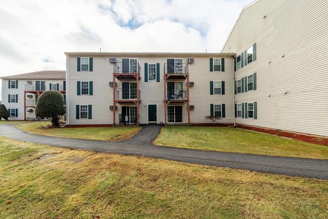 Building Photo - 1703 White Cedar Blvd
