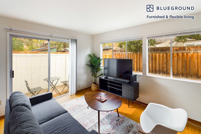 Photo - 820 Kipling St