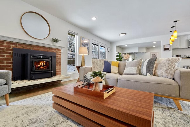 Building Photo - 629 212th St SW Unit SI ID1470514P