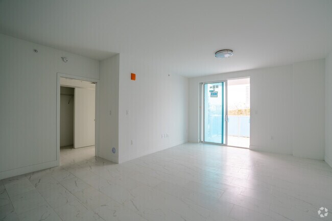 Living Room - The Residences on Monroe