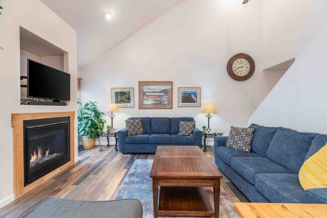 Building Photo - 3581 Rustic Spring Ln Unit SI ID1597538P